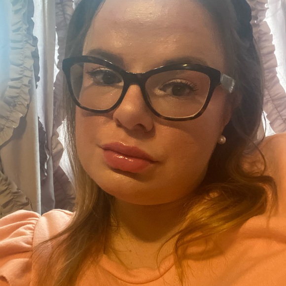 Meet your Posher, Elizabeth - Picture 5 of 16